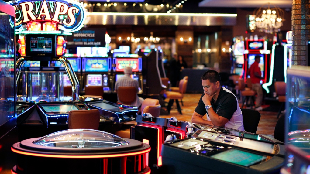 Exploring the World of Live Casinos: The Evolution of Online Gaming