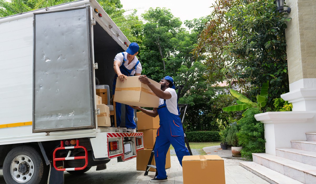 The Ultimate Guide to Choosing a Moving Service